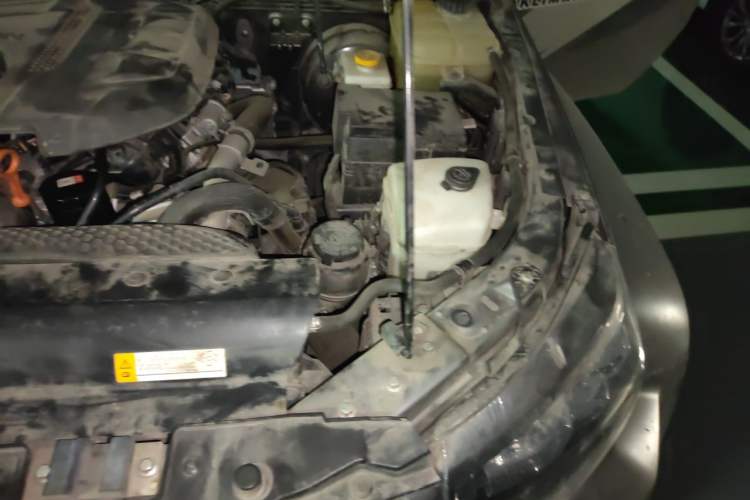 Used BAIC Off-Road BJ40 2022 2.0T Automatic Four-Wheel Drive Ring of the Tower Champion Edition Engine Bay Left