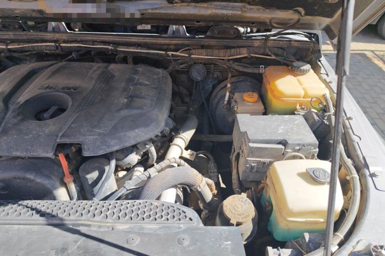 Used BAIC Off-Road BJ40 2022 2.0T Automatic Four-Wheel Drive Ring of the Tower Champion Edition Engine Bay Left