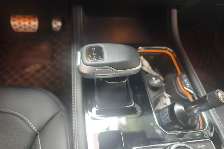 Used BAIC Off-Road BJ40 2022 2.0T Automatic Four-Wheel Drive Ring of the Tower Champion Edition Gear Lever
