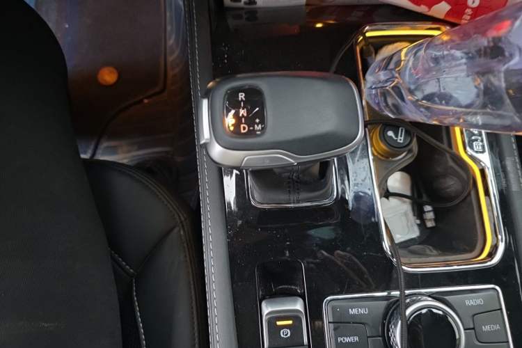 Used BAIC Off-Road BJ40 2022 2.0T Automatic Four-Wheel Drive Ring of the Tower Champion Edition Gear Lever