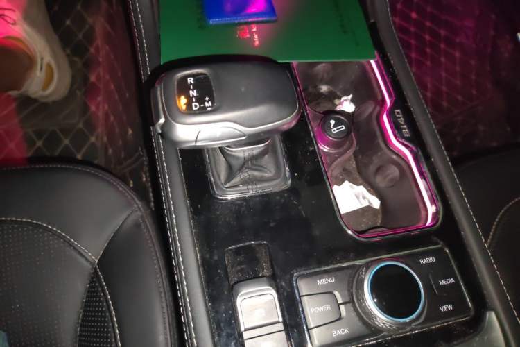 Used BAIC Off-Road BJ40 2022 2.0T Automatic Four-Wheel Drive Ring of the Tower Champion Edition Gear Lever