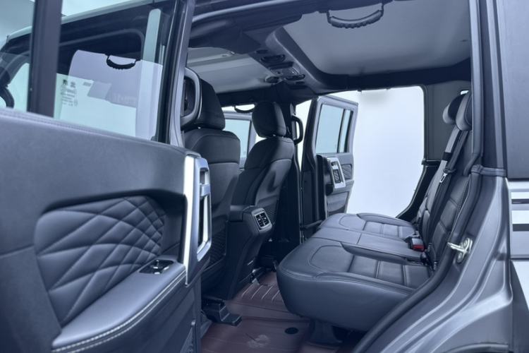 Used BAIC Off-Road BJ40 2022 2.0T Automatic Four-Wheel Drive Ring of the Tower Champion Edition Interior 11