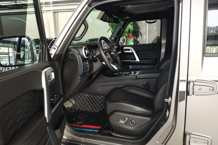 Used BAIC Off-Road BJ40 2022 2.0T Automatic Four-Wheel Drive Ring of the Tower Champion Edition Interior 2