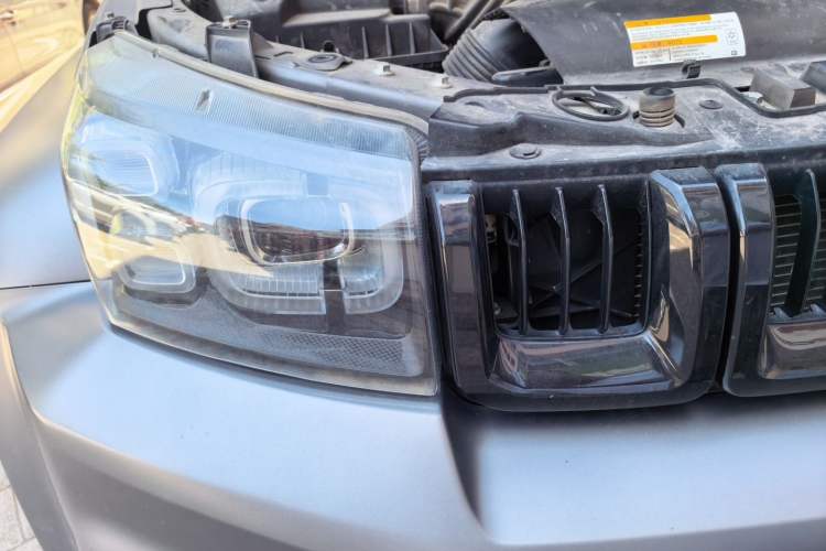 Used BAIC Off-Road BJ40 2022 2.0T Automatic Four-Wheel Drive Ring of the Tower Champion Edition Right Front Headlight