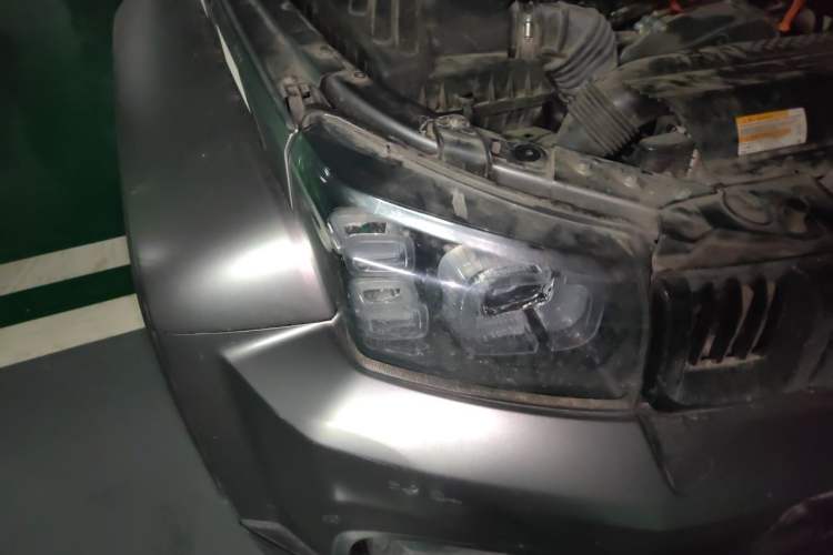 Used BAIC Off-Road BJ40 2022 2.0T Automatic Four-Wheel Drive Ring of the Tower Champion Edition Right Front Headlight