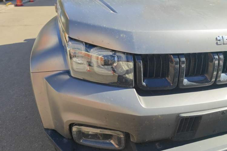Used BAIC Off-Road BJ40 2022 2.0T Automatic Four-Wheel Drive Ring of the Tower Champion Edition Right Front Headlight