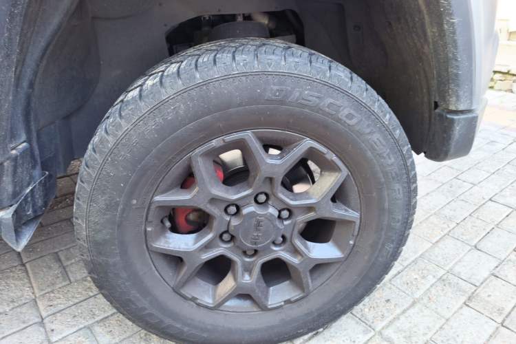 Used BAIC Off-Road BJ40 2022 2.0T Automatic Four-Wheel Drive Ring of the Tower Champion Edition Right Front Wheel Hub
