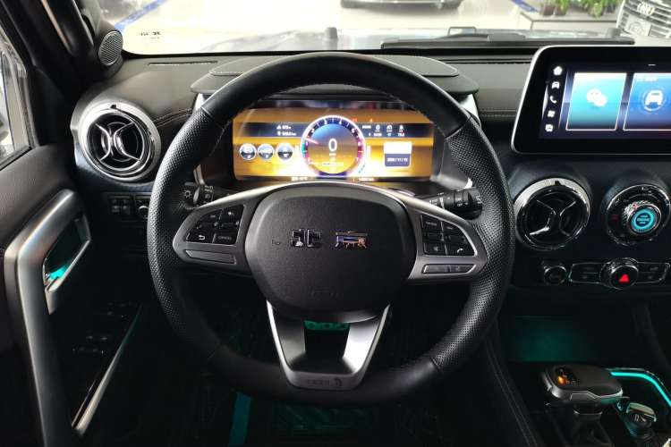 Used BAIC Off-Road BJ40 2022 2.0T Automatic Four-Wheel Drive Ring of the Tower Champion Edition Steering Wheel
