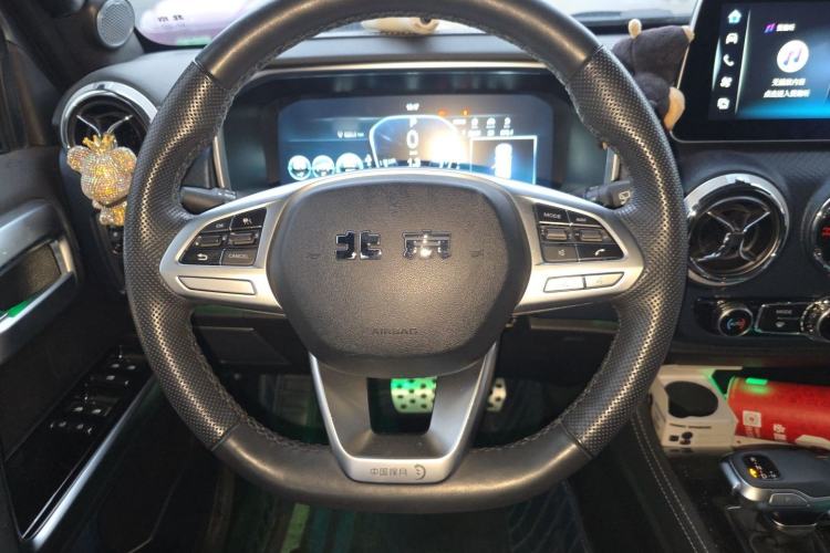 Used BAIC Off-Road BJ40 2022 2.0T Automatic Four-Wheel Drive Ring of the Tower Champion Edition Steering Wheel