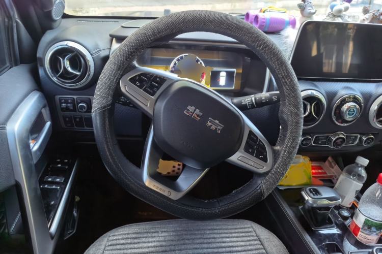 Used BAIC Off-Road BJ40 2022 2.0T Automatic Four-Wheel Drive Ring of the Tower Champion Edition Steering Wheel
