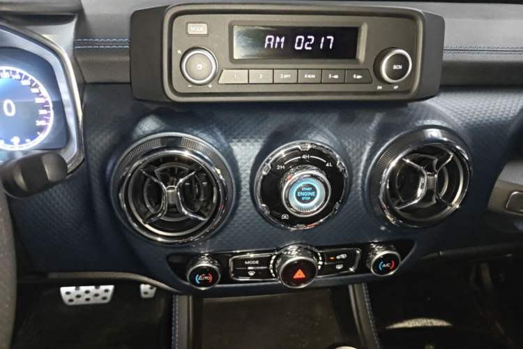 Used BAIC Off-Road BJ40 2022 2.0T Automatic Four-Wheel Drive Business Edition Audio And AC Panel