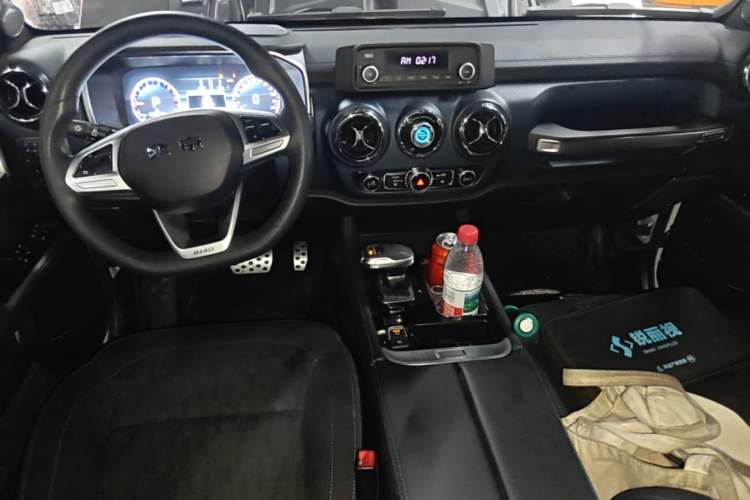 Used BAIC Off-Road BJ40 2022 2.0T Automatic Four-Wheel Drive Business Edition Center Console
