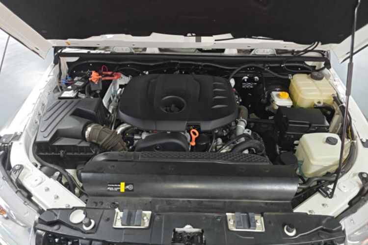 Used BAIC Off-Road BJ40 2022 2.0T Automatic Four-Wheel Drive Business Edition Engine Bay