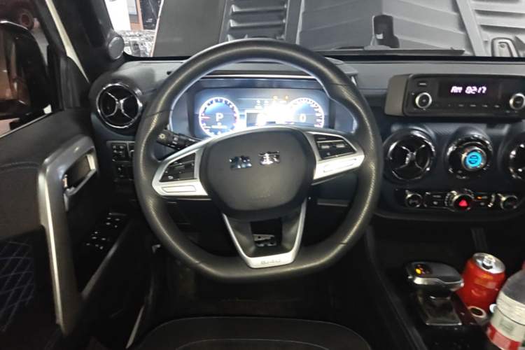 Used BAIC Off-Road BJ40 2022 2.0T Automatic Four-Wheel Drive Business Edition Steering Wheel