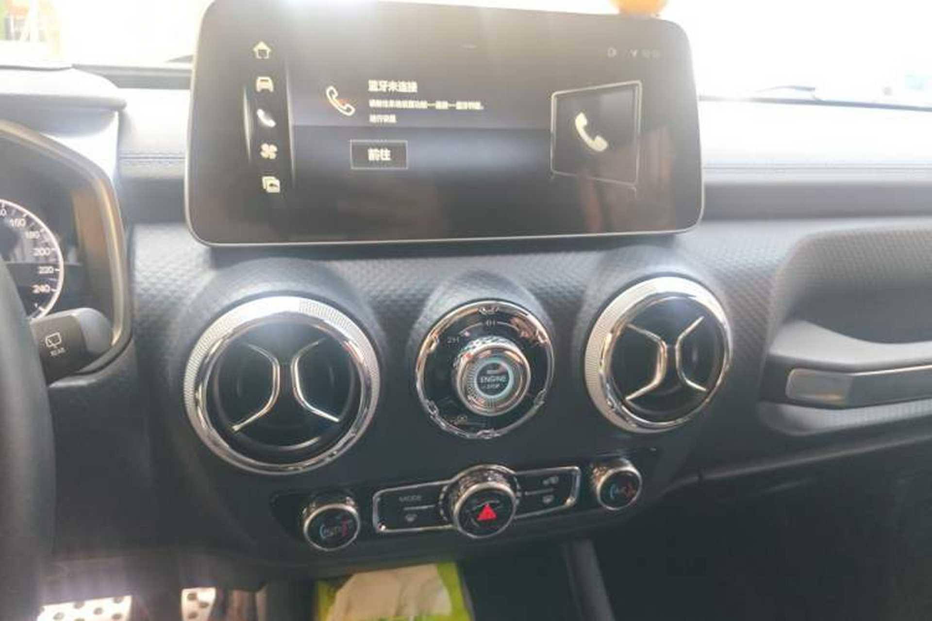 Used BAIC Off-Road BJ40 2023 2.0D Automatic Four-Wheel Drive Blade Hero Edition Adventurer Type Audio And AC Panel