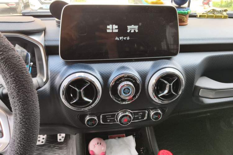 Used BAIC Off-Road BJ40 2023 2.0T Automatic Four-Wheel Drive Urban Hunter Edition Chivalrous Type Audio And AC Panel