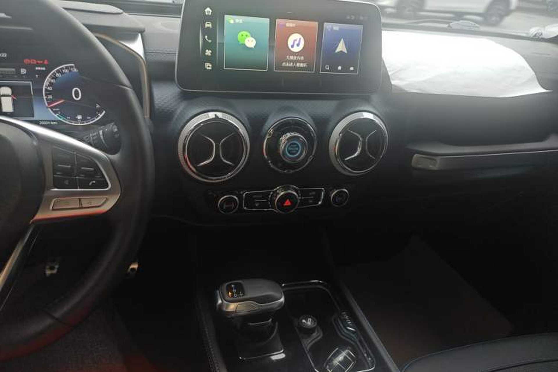 Used BAIC Off-Road BJ40 2023 2.0D Automatic Four-Wheel Drive Blade Hero Edition Adventurer Type Audio And AC Panel