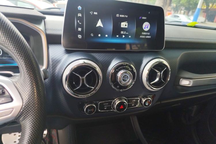 Used BAIC Off-Road BJ40 2023 2.0T Automatic Four-Wheel Drive Urban Hunter Edition Prestige Version Audio And AC Panel