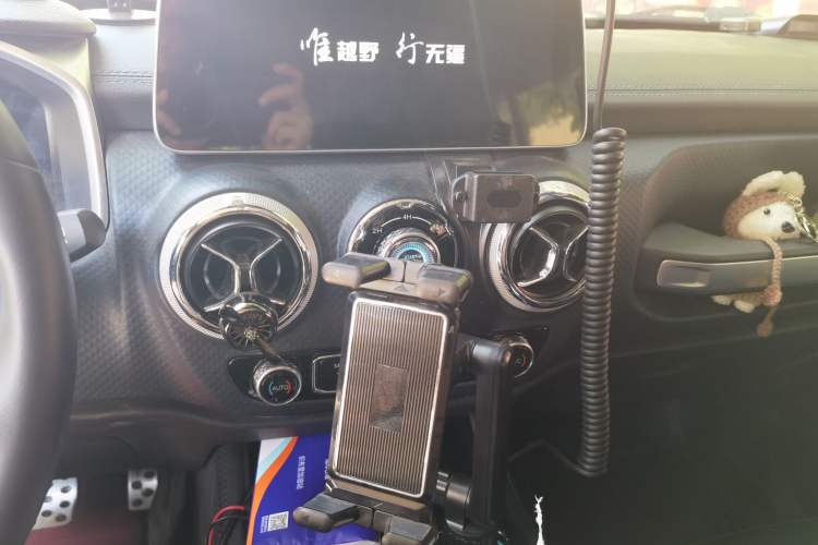 Used BAIC Off-Road BJ40 2023 2.0D Automatic Four-Wheel Drive Blade Hero Edition Adventurer Type Audio And AC Panel