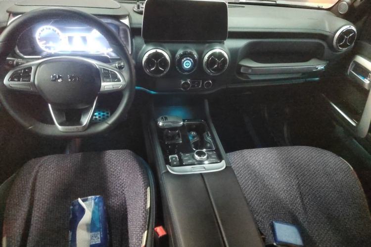 Used BAIC Off-Road BJ40 2023 2.0T Automatic Four-Wheel Drive Urban Hunter Edition Chivalrous Type Center Console