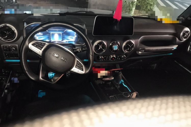 Used BAIC Off-Road BJ40 2023 2.0T Automatic Four-Wheel Drive Urban Hunter Edition Chivalrous Type Center Console