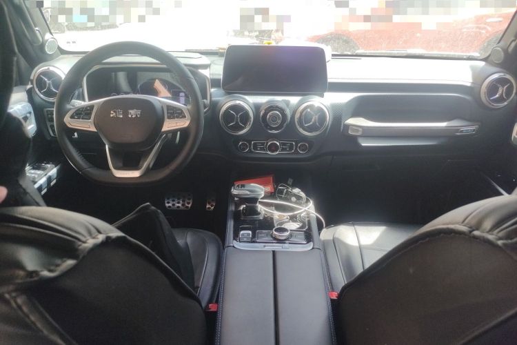 Used BAIC Off-Road BJ40 2023 2.0T Automatic Four-Wheel Drive Urban Hunter Edition Chivalrous Type Center Console