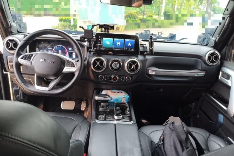 Used BAIC Off-Road BJ40 2023 2.0D Automatic Four-Wheel Drive Blade Hero Edition Adventurer Type Center Console