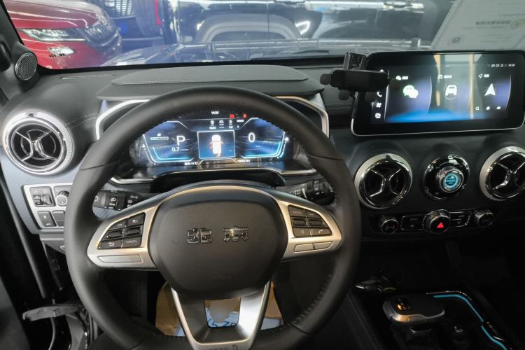 Used BAIC Off-Road BJ40 2023 2.0T Automatic Four-Wheel Drive Urban Hunter Edition Chivalrous Type Center Console