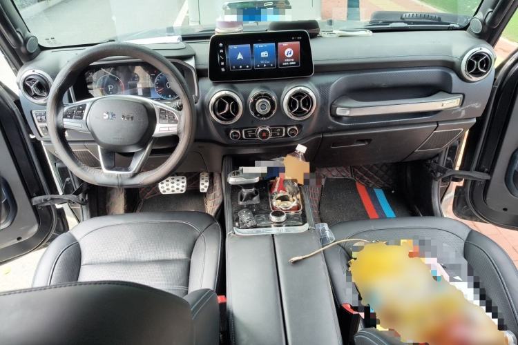 Used BAIC Off-Road BJ40 2023 2.0D Automatic Four-Wheel Drive Blade Hero Edition Adventurer Type Center Console