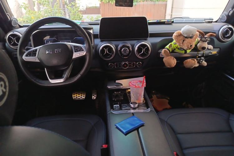 Used BAIC Off-Road BJ40 2023 2.0T Automatic Four-Wheel Drive Urban Hunter Edition Prestige Version Center Console