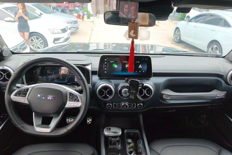 Used BAIC Off-Road BJ40 2023 2.0T Automatic Four-Wheel Drive Urban Hunter Edition Chivalrous Type Center Console