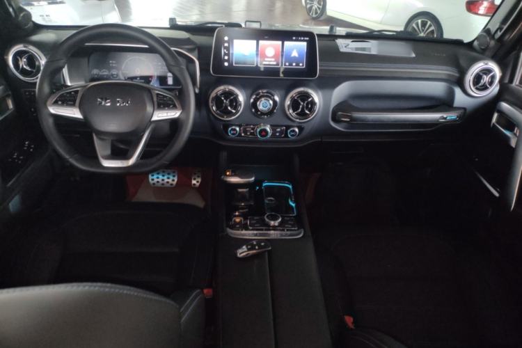Used BAIC Off-Road BJ40 2023 2.0D Automatic Four-Wheel Drive Blade Hero Edition Adventurer Type Center Console