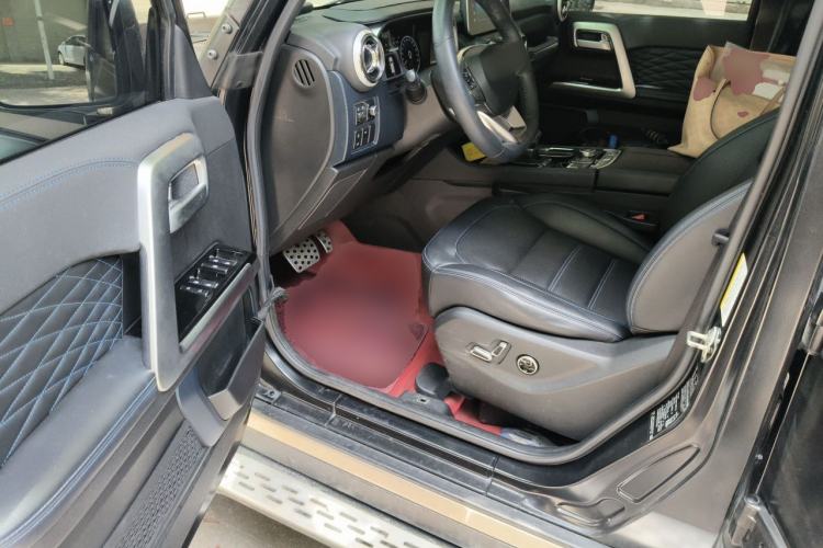 Used BAIC Off-Road BJ40 2023 2.0D Automatic Four-Wheel Drive Blade Hero Edition Adventurer Type Driver Seat