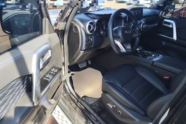Used BAIC Off-Road BJ40 2023 2.0T Automatic Four-Wheel Drive Urban Hunter Edition Chivalrous Type Driver Seat