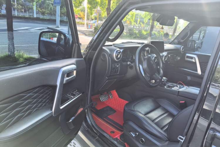 Used BAIC Off-Road BJ40 2023 2.0T Automatic Four-Wheel Drive Urban Hunter Edition Chivalrous Type Driver Seat