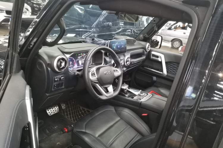 Used BAIC Off-Road BJ40 2023 2.0T Automatic Four-Wheel Drive Urban Hunter Edition Chivalrous Type Driver Seat