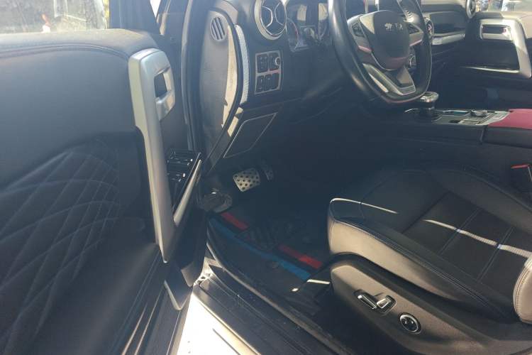 Used BAIC Off-Road BJ40 2023 2.0D Automatic Four-Wheel Drive Blade Hero Edition Adventurer Type Driver Seat