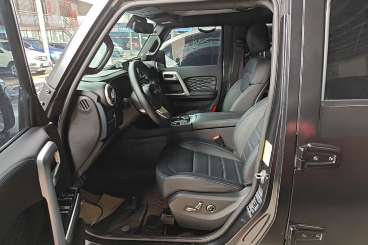 Used BAIC Off-Road BJ40 2023 2.0D Automatic Four-Wheel Drive Blade Hero Edition Adventurer Type Driver Seat
