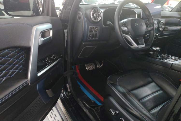 Used BAIC Off-Road BJ40 2023 2.0T Automatic Four-Wheel Drive Urban Hunter Edition Chivalrous Type Driver Seat