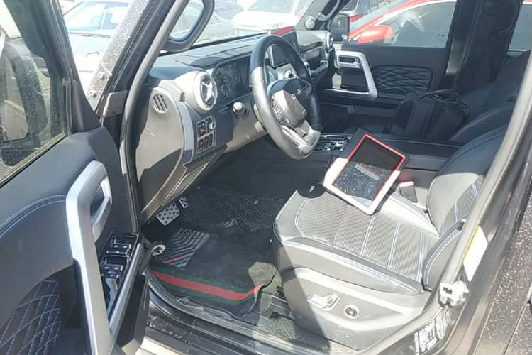 Used BAIC Off-Road BJ40 2023 2.0D Automatic Four-Wheel Drive Blade Hero Edition Adventurer Type (with Front and Rear Electronic Locks) Driver Seat