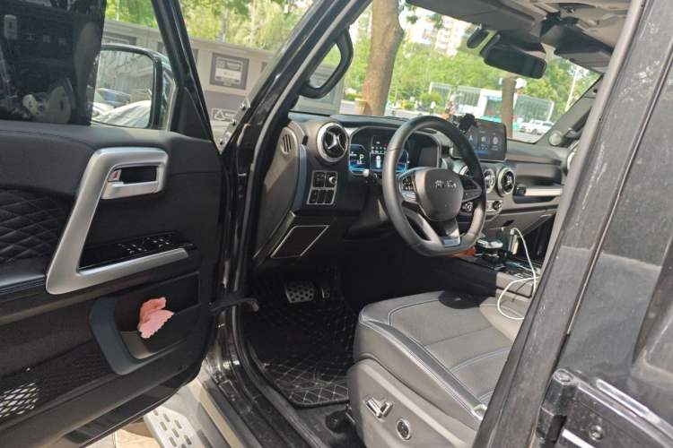 Used BAIC Off-Road BJ40 2023 2.0T Automatic Four-Wheel Drive Urban Hunter Edition Chivalrous Type Driver Seat