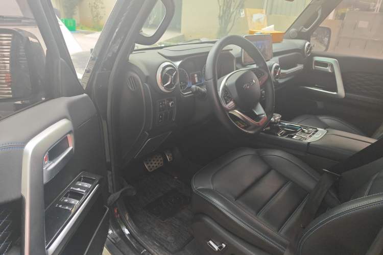 Used BAIC Off-Road BJ40 2023 2.0T Automatic Four-Wheel Drive Urban Hunter Edition Chivalrous Type Driver Seat