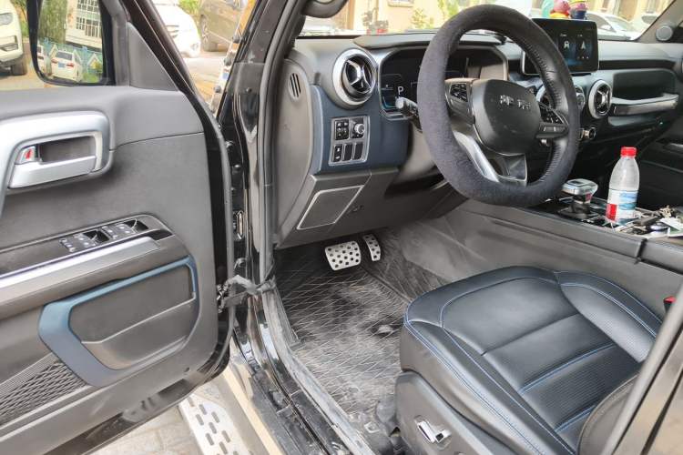 Used BAIC Off-Road BJ40 2023 2.0T Automatic Four-Wheel Drive Urban Hunter Edition Chivalrous Type Driver Seat