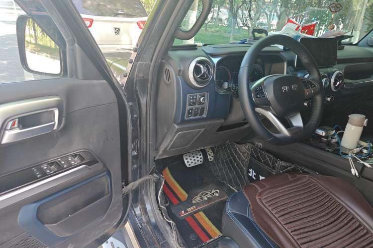 Used BAIC Off-Road BJ40 2023 2.0D Automatic Four-Wheel Drive Blade Hero Edition Adventurer Type Driver Seat