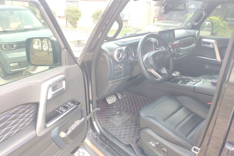 Used BAIC Off-Road BJ40 2023 2.0T Automatic Four-Wheel Drive Urban Hunter Edition Chivalrous Type Driver Seat