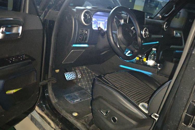 Used BAIC Off-Road BJ40 2023 2.0T Automatic Four-Wheel Drive Urban Hunter Edition Chivalrous Type Driver Seat