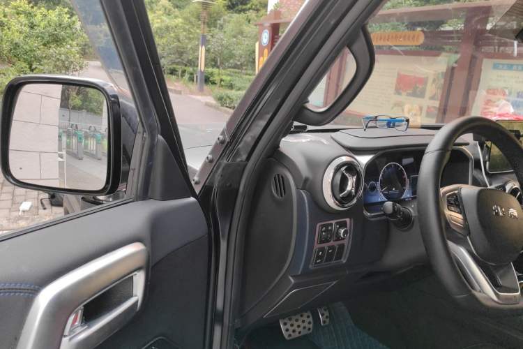 Used BAIC Off-Road BJ40 2023 2.0D Automatic Four-Wheel Drive Blade Hero Edition Adventurer Type Driver Seat