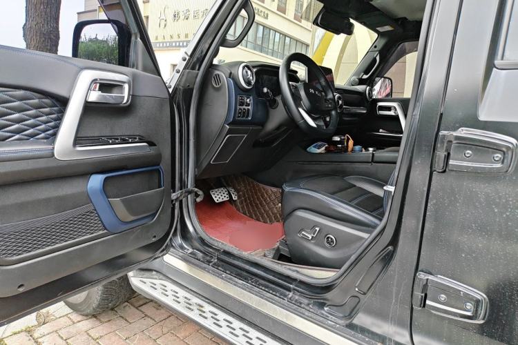 Used BAIC Off-Road BJ40 2023 2.0D Automatic Four-Wheel Drive Blade Hero Edition Adventurer Type Driver Seat