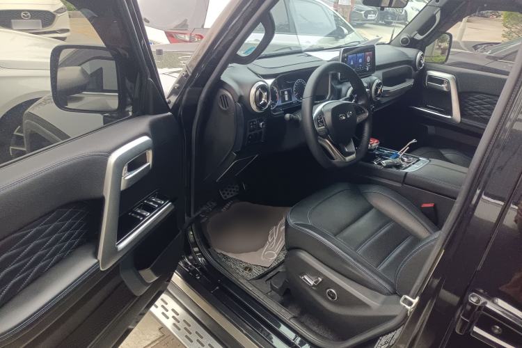 Used BAIC Off-Road BJ40 2023 2.0T Automatic Four-Wheel Drive Urban Hunter Edition Chivalrous Type Driver Seat