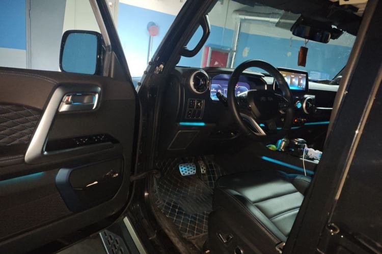 Used BAIC Off-Road BJ40 2023 2.0T Automatic Four-Wheel Drive Urban Hunter Edition Chivalrous Type Driver Seat